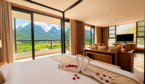 Panoramic Penthouse, Hill View