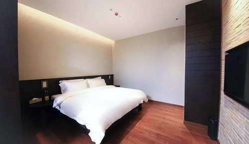 Economy Double Room, Garden View