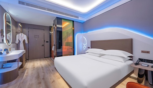 Double Room, 1 Queen Bed
