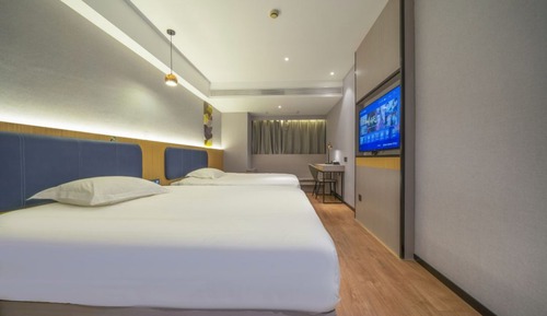 Standard Twin Room, City View