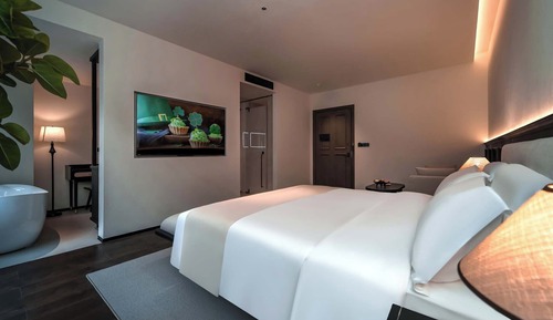 Superior Double Room, City View