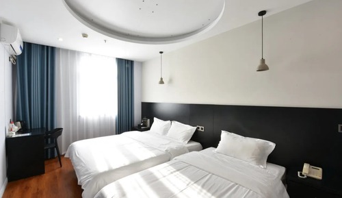 Family Studio, City View