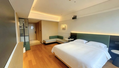 Superior Double Room, City View