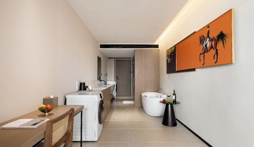 Panoramic Suite, City View