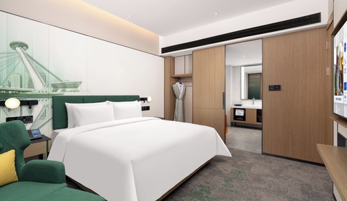Business Suite, City View