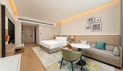 Standard Room, 1 King Bed