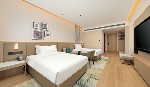 Standard Room, 2 Double Beds (High Floor)