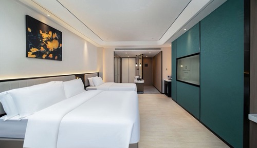Family Triple Room, City View