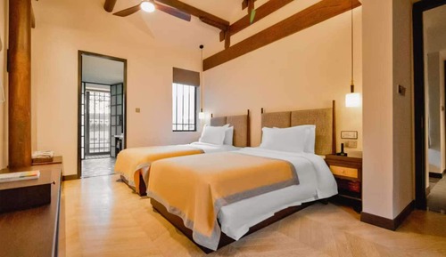Superior Twin Room, Hill View