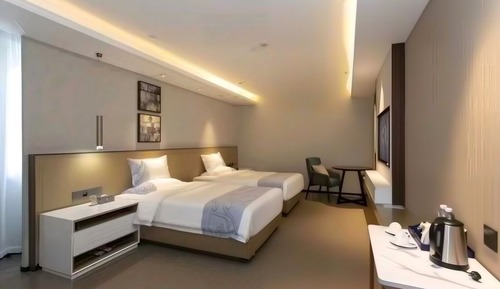 Superior Twin Room, City View