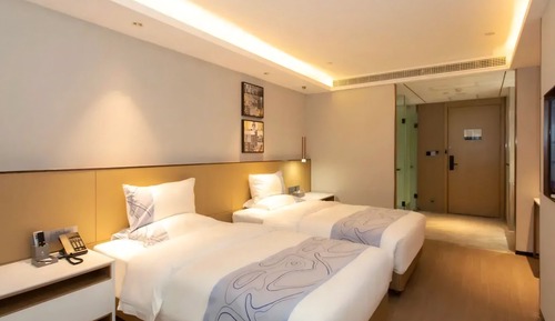 Standard Twin Room, City View