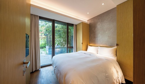 Standard Duplex, Garden View