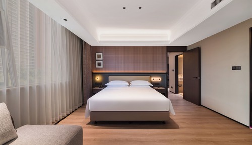 Genpla Suite King Size Bed Room