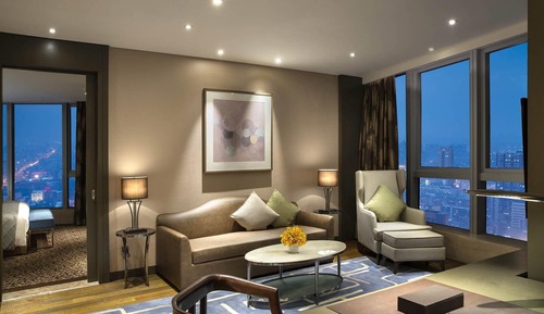 Junior Suite, 1 King Bed, Club Lounge Access