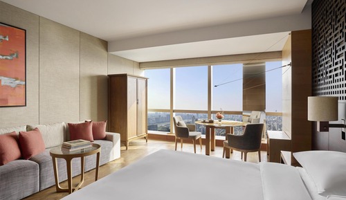 1 King Bed, Pearl River View
