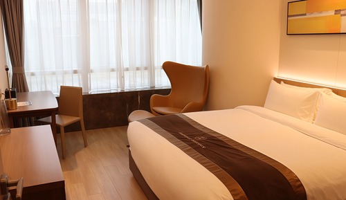 Superior Suite, City View