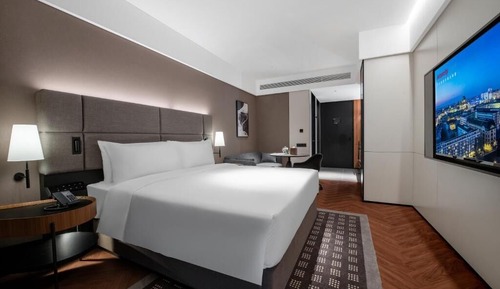 Deluxe King Room