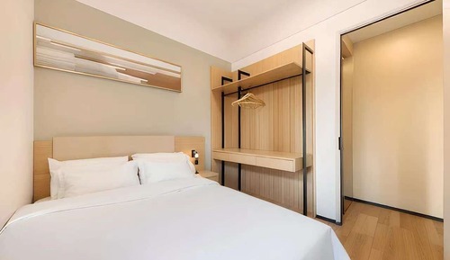 Premier Suite, City View