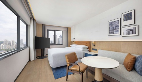 Premier Room, 1 King Bed, City View