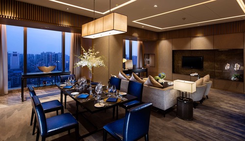Suite, 1 King Bed