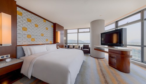 Corner Deluxe Room