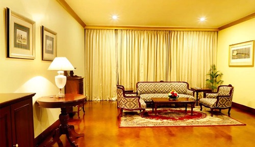 Luxury Suite
