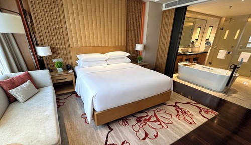 Deluxe Single Room, 1 King Bed, Smoking, Ocean View