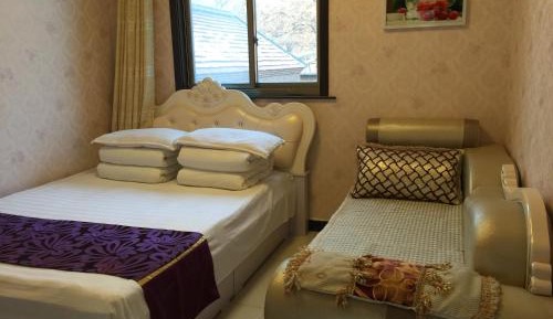 Small Twin Room