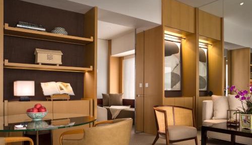Grand Deluxe King Suite