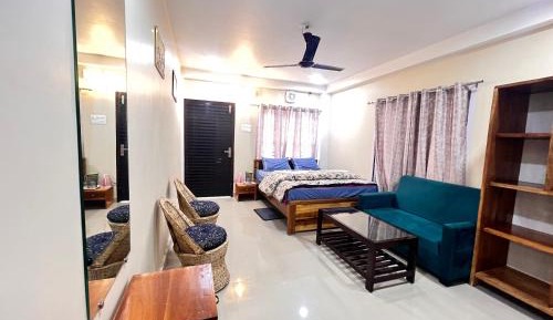 Deluxe Double Room (2 Adults + 1 Child)