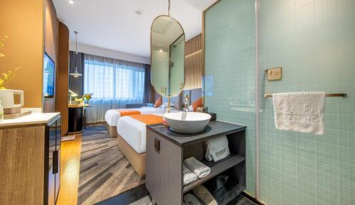 Twin Room with View