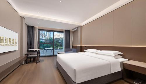 Deluxe King Room