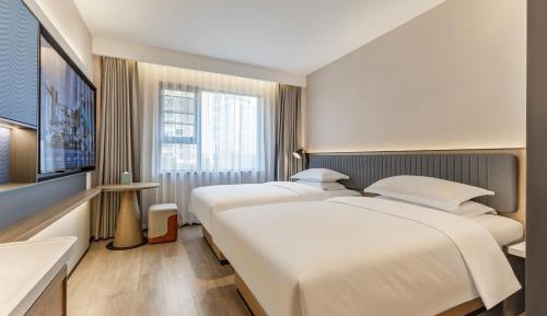 Twin Room with City View