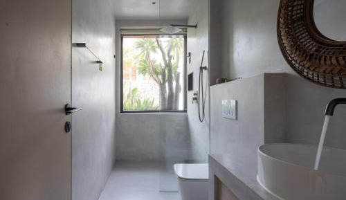 Queen Room with Garden View