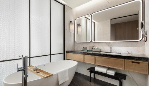 Premier Twin Room with City View