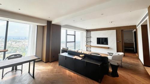 Hualuxe Suite