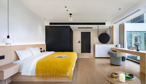 Double Room with Mountain View