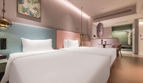 Deluxe Room Twin Beds