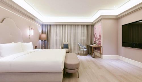 Superior King Room
