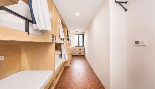 6-Bed Male Dormitory Room