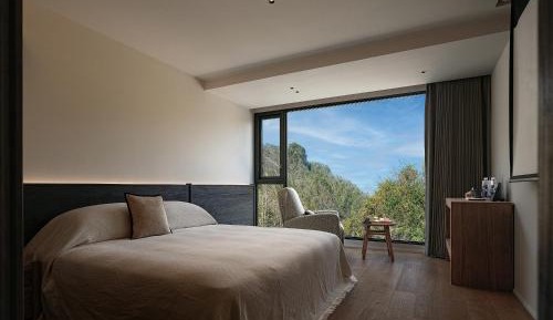 Queen Room with Spa Bath