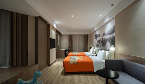 Jimu Family Room 