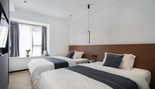 Twin Room with Mountain View