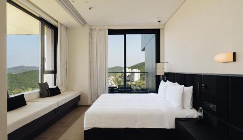 Premier Mountain Retreat King Room