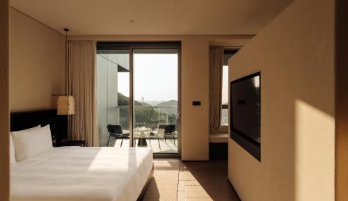 Wellness Mountain Retreat King Room