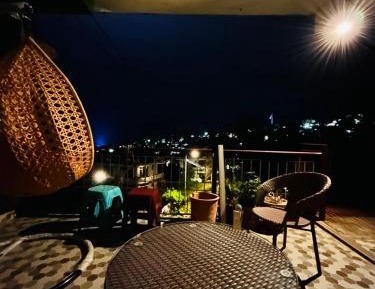 One-Bedroom Apartment with View