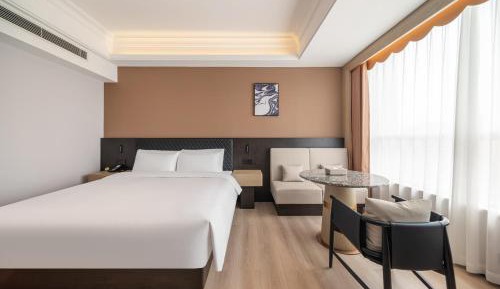 Deluxe Queen Room
