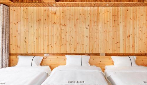Triple Room with Balcony
