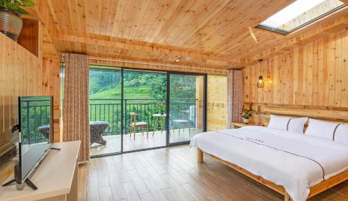 Suite with Mountain View