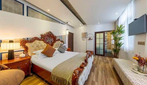King Room